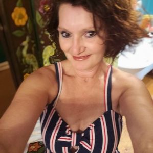 Meet your Posher, Re becca